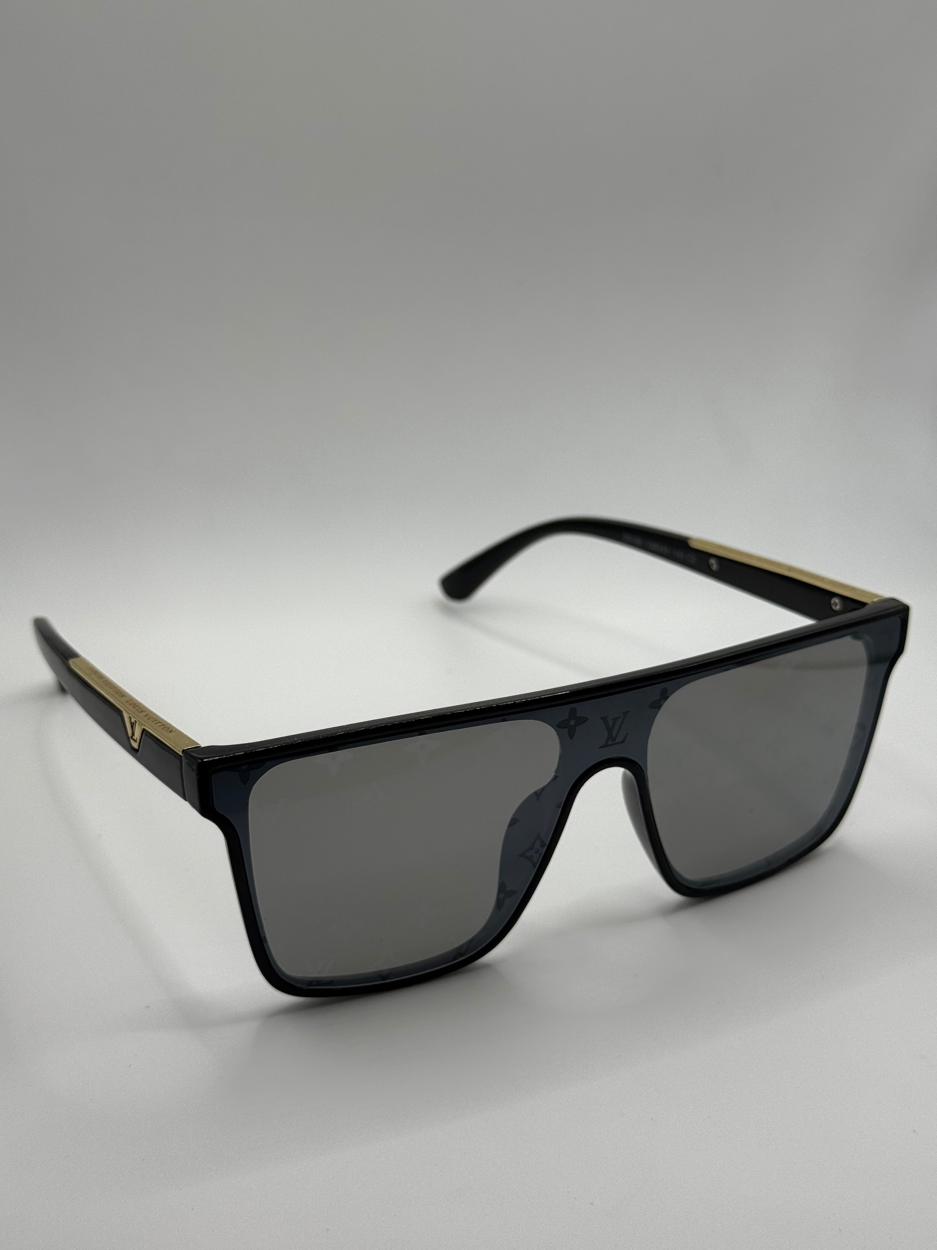 Louis Vuitton Z0168 noir