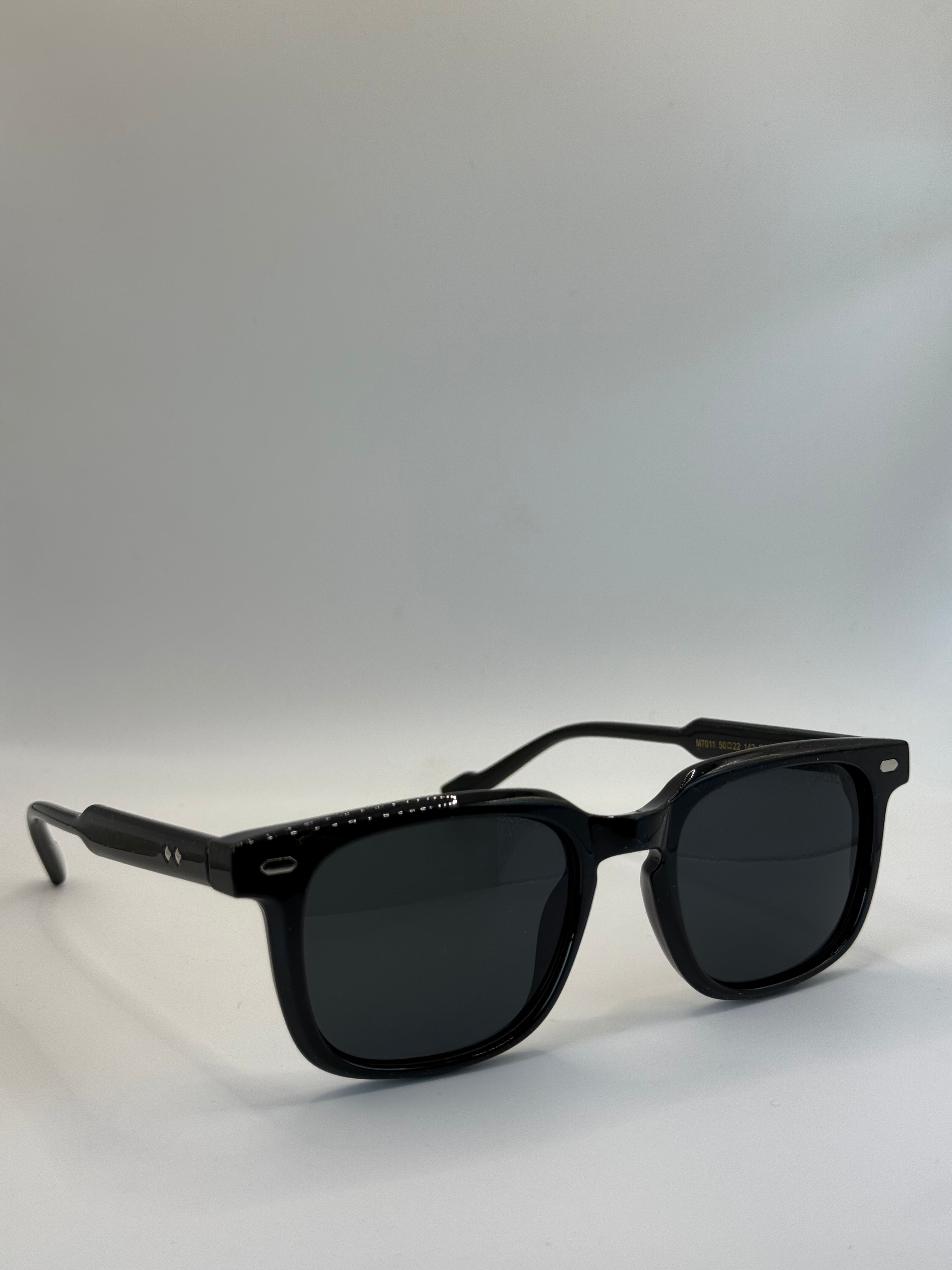 Moscot M7011